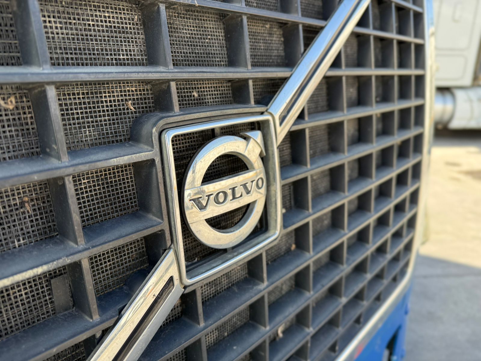 Volvo VNL  64T